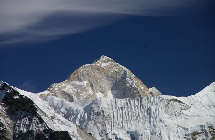 Makalu Expeditions