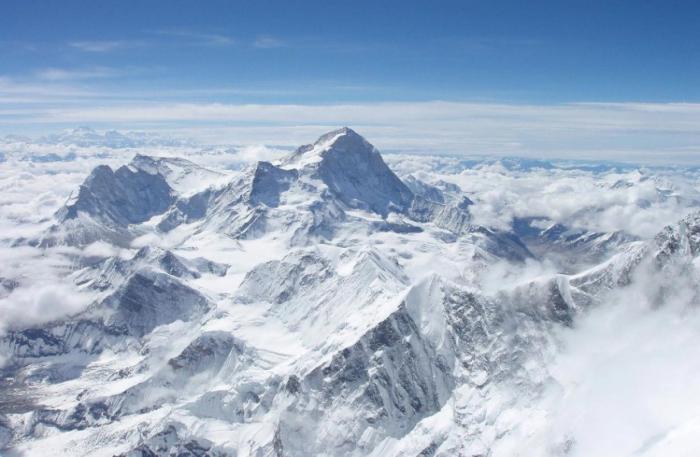 Everest, Bhaktapur & Nagarkot Tour